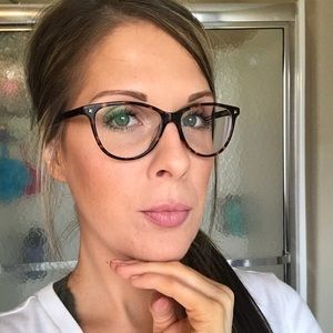 Meet your Posher, Lindsey